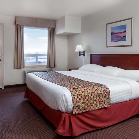 Super 8 By Wyndham Caraquet Hotell Eksteriør bilde